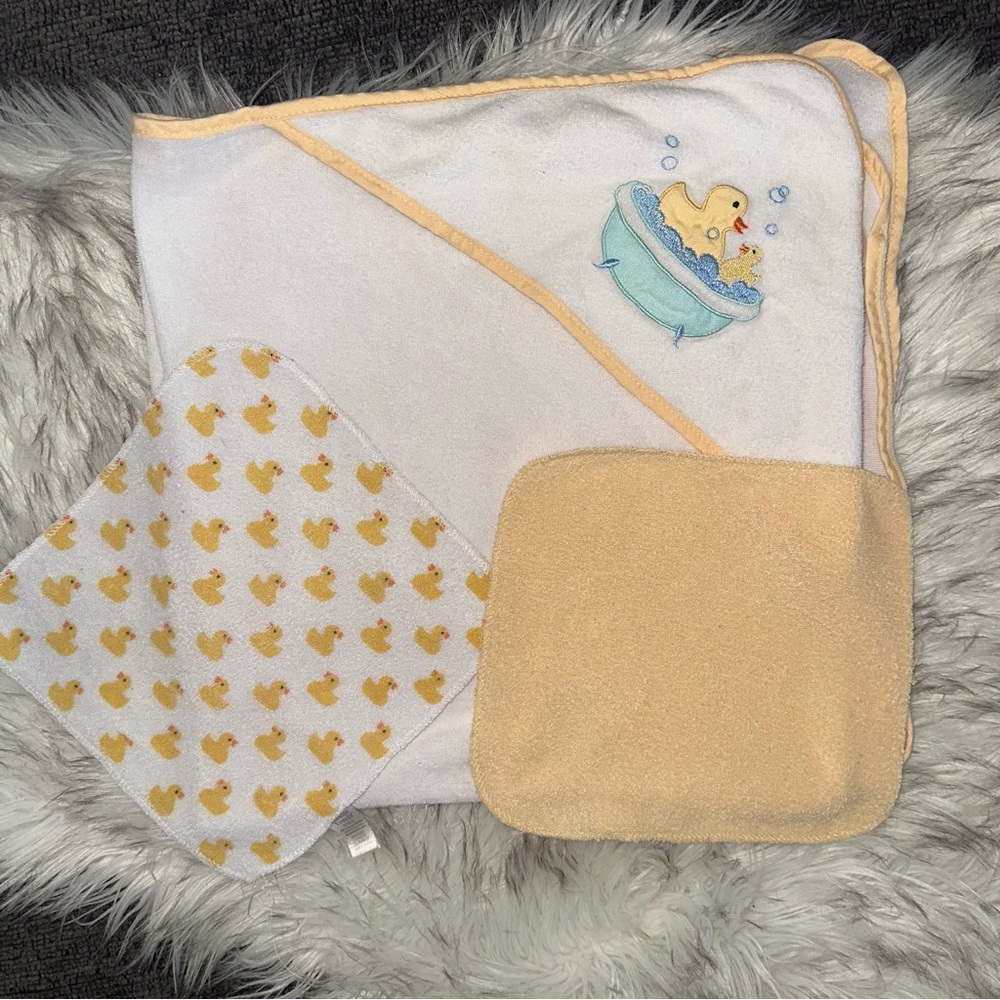 Duck-Themed Hooded Towel Set for Kids